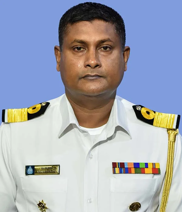 කොමදෝරු පීපීඩී දේවප්‍රිය - නාවික හමුදාධිපති තුමාගේ ලේකම් සහ නාවික ලේකම්